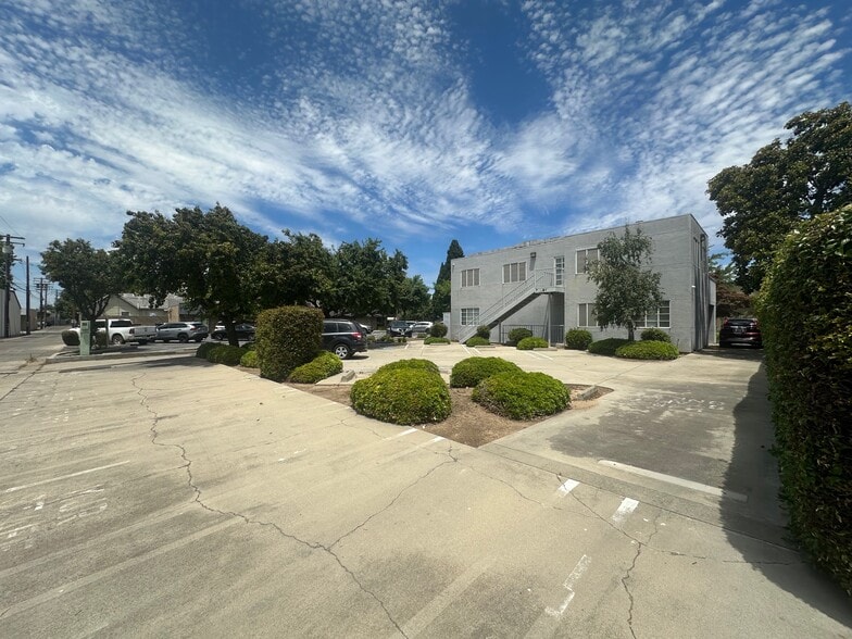 More Photos Of 1115 13th St, Modesto Office For Lease