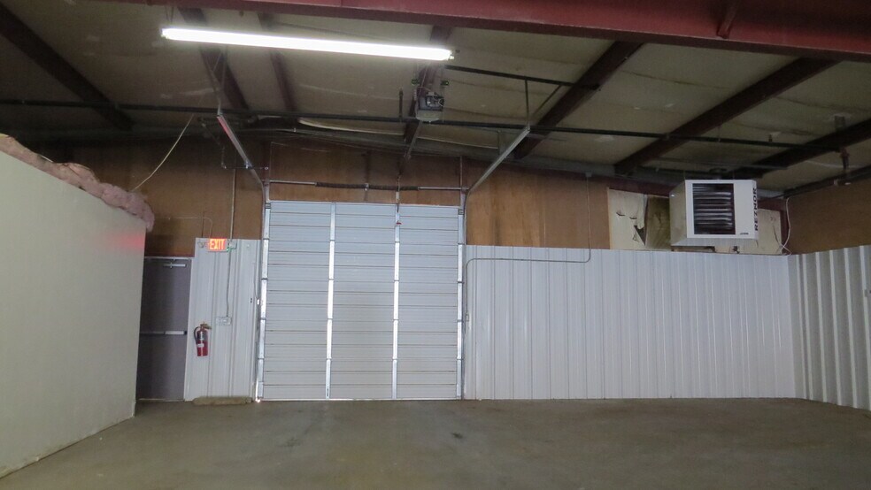 More Photos Of 310 S Coltrane Rd, Edmond Warehouse For Lease