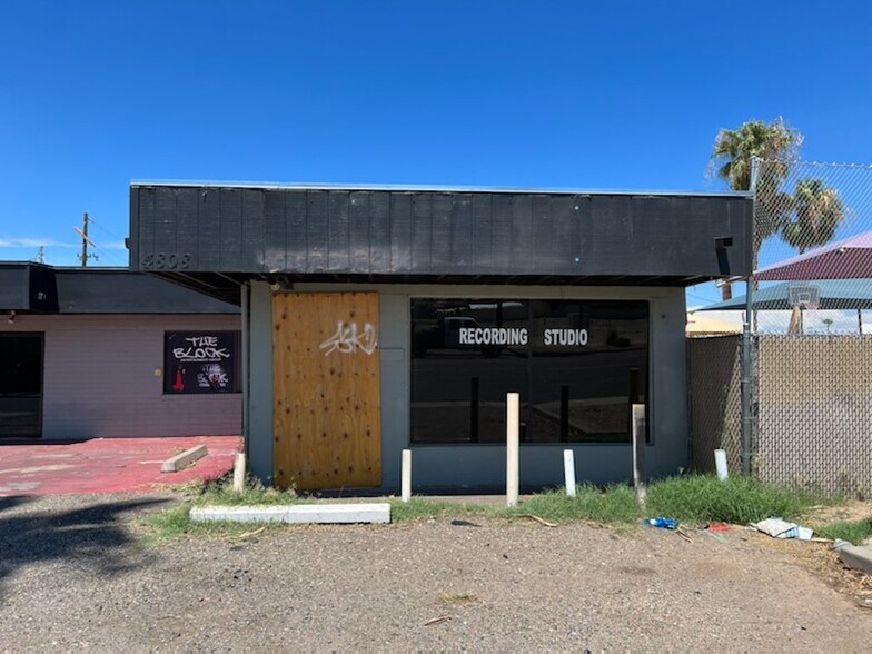 More Photos Of 4810 W Glendale Ave, Glendale Office For Sale