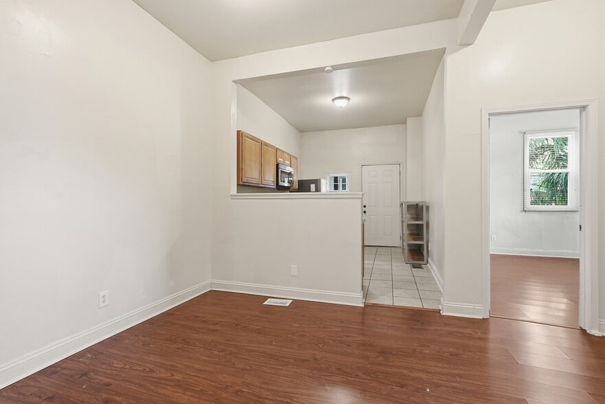 More Photos Of 309 W 41st St, Savannah Multifamily For Sale