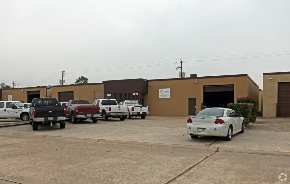 More Photos Of 5849-5891 W 34th St, Houston Unknown For Lease