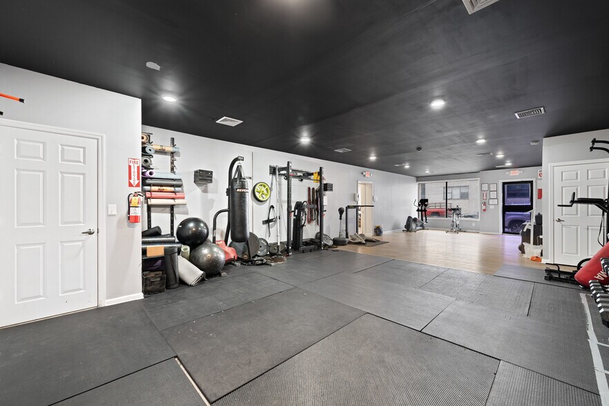 More Photos Of 993-995 Broadway, Bayonne Storefront Retail Residential For Sale