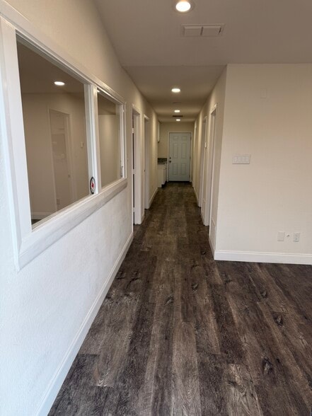 More Photos Of 5116 Sun Valley Dr, Fort Worth Flex For Lease