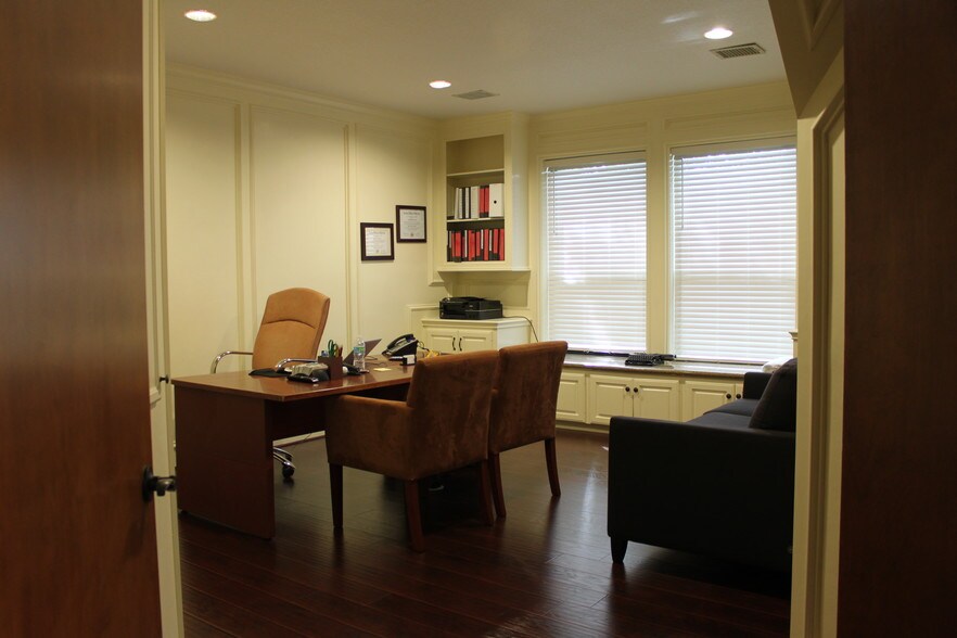 More Photos Of 4840 W Panther Creek Dr, The Woodlands Unknown For Lease