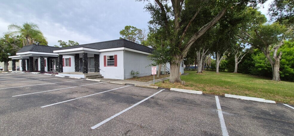 More Photos Of 7789 131st St, Seminole Office For Sale