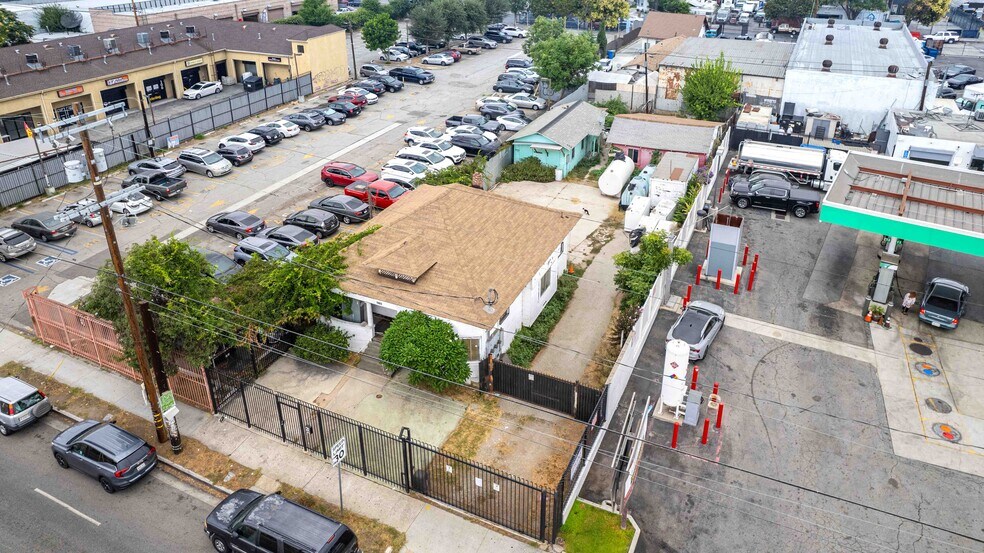 More Photos Of 1863 E Vernon Ave, Vernon Industrial For Sale