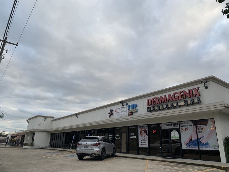 More Photos Of 6030 S Rice Ave, Houston Flex For Lease