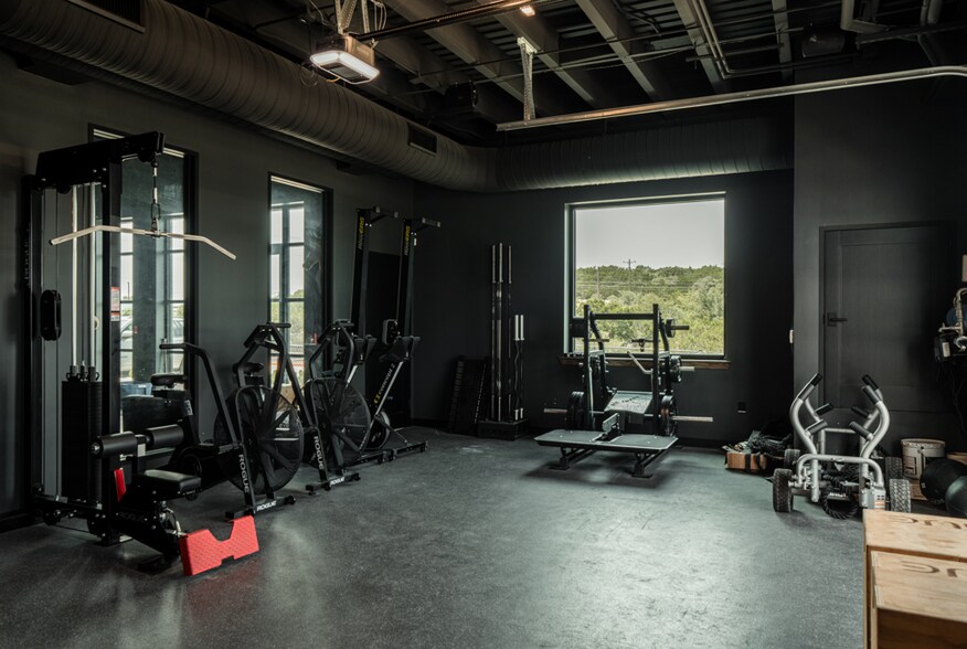 More Photos Of 195 American Way, Dripping Springs Flex For Lease