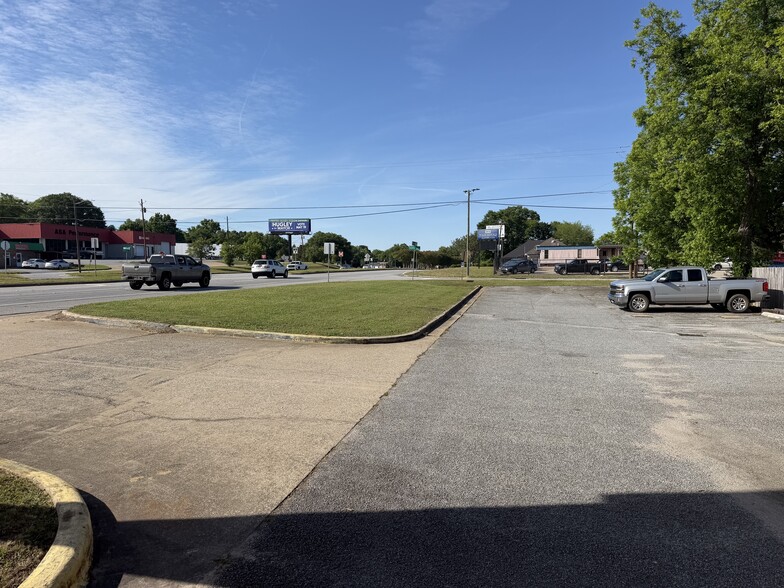 More Photos Of 4922 Veterans Pky, Columbus Industrial For Sale