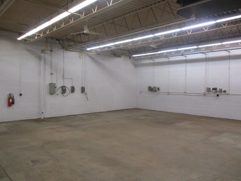 More Photos Of 3745 Dykstra Dr NW, Grand Rapids Manufacturing For Sale