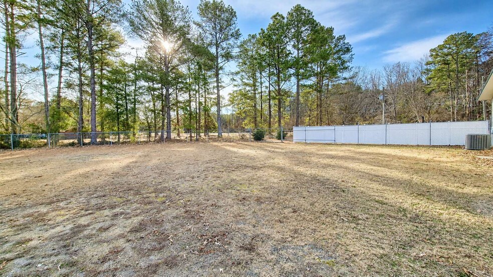 More Photos Of 3465 Murphy Rd, Eastover Garden Center For Lease