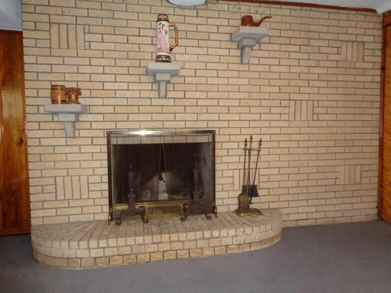 More Photos Of 4911 N Bend Rd, Cincinnati Office Residential For Sale