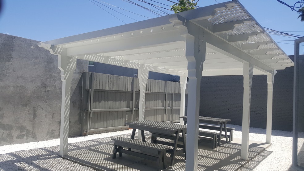 More Photos Of 8016 S Western Ave, Los Angeles Apartments For Sale