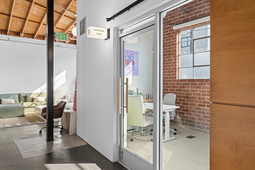 More Photos Of 523 Victoria Ave, Venice Loft Creative Space For Lease