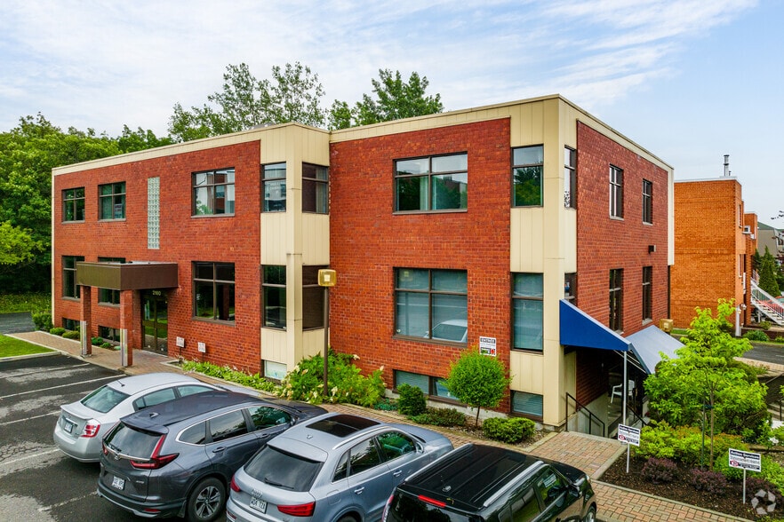 Primary Photo Of 2160 Ch Du Tremblay, Longueuil Medical For Lease