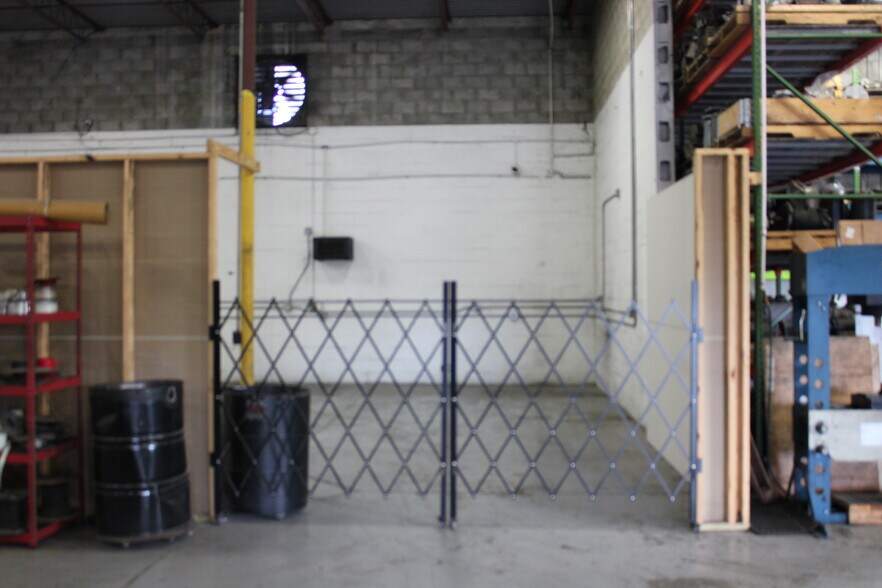 More Photos Of 6330 N 118th Ave, Largo Manufacturing For Lease