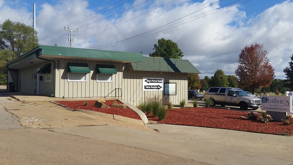 More Photos Of 4020 SW 6th Ave, Topeka Storefront Retail Office For Sale