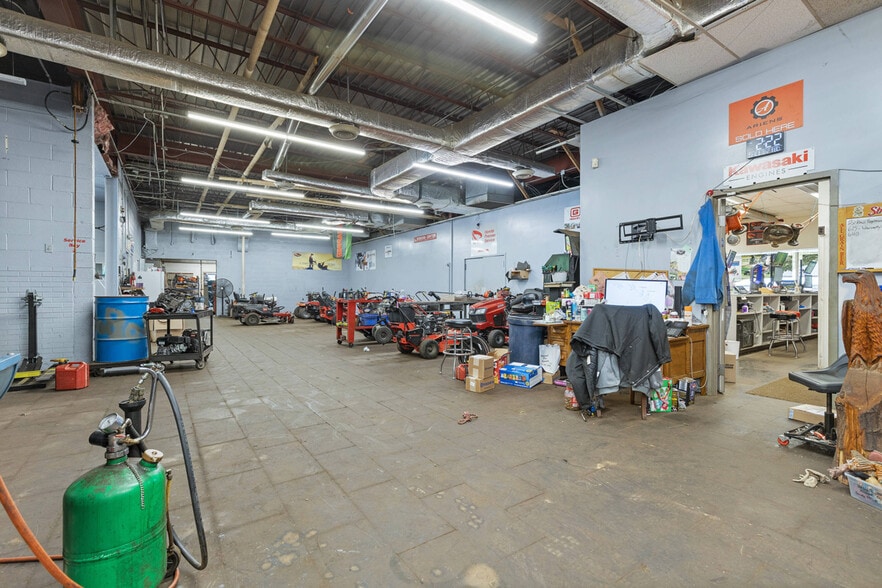 More Photos Of 520 E Bruceton Rd, Pittsburgh Freestanding For Sale