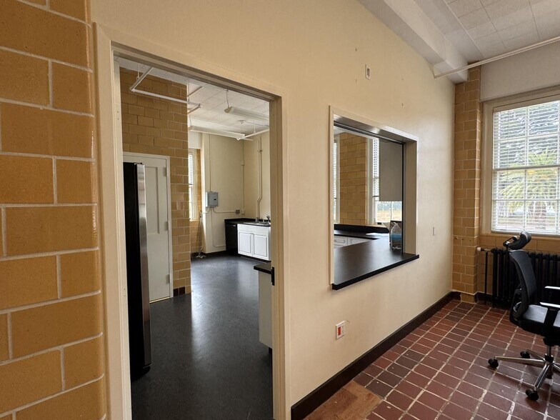 More Photos Of 220 Halleck St, San Francisco Office For Lease