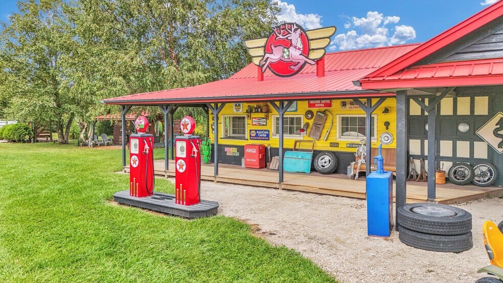 More Photos Of 1356 County Road 2900 N, Rantoul Specialty For Sale