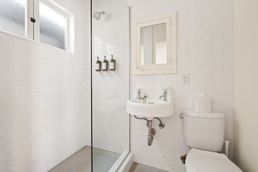 More Photos Of 1525-1537 Union St, San Diego Apartments For Sale