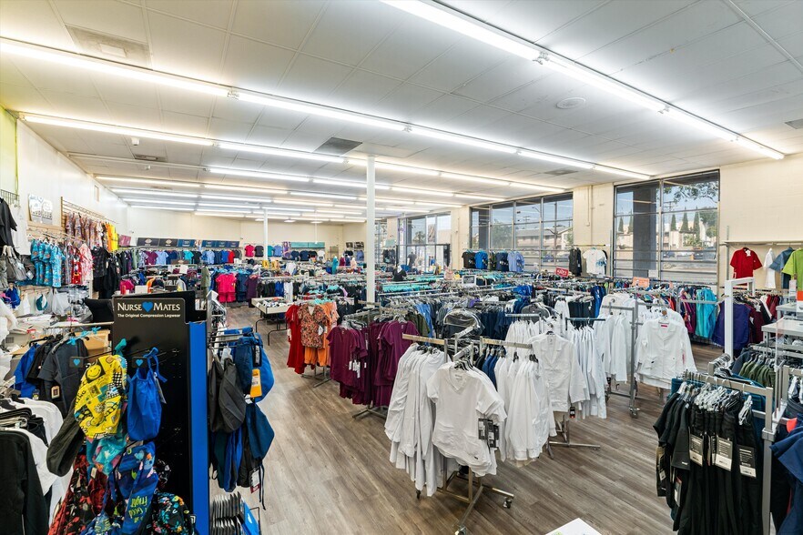More Photos Of 500 E Willow St, Long Beach General Retail For Sale