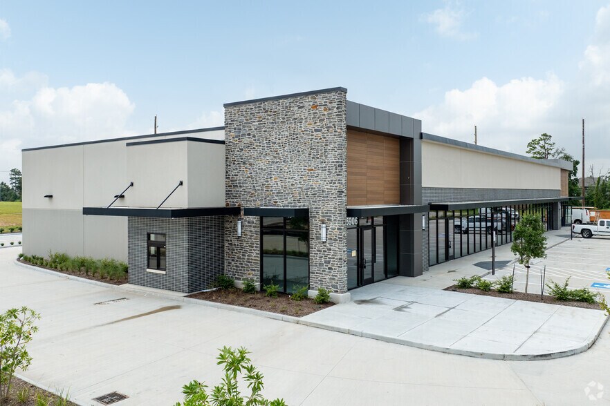 More Photos Of SEC of Woodland Hills Dr @ Madera Run Parkway, Atascocita Unknown For Lease
