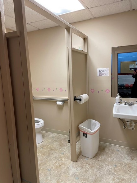 More Photos Of 3649 Willow St, Chincoteague General Retail For Sale