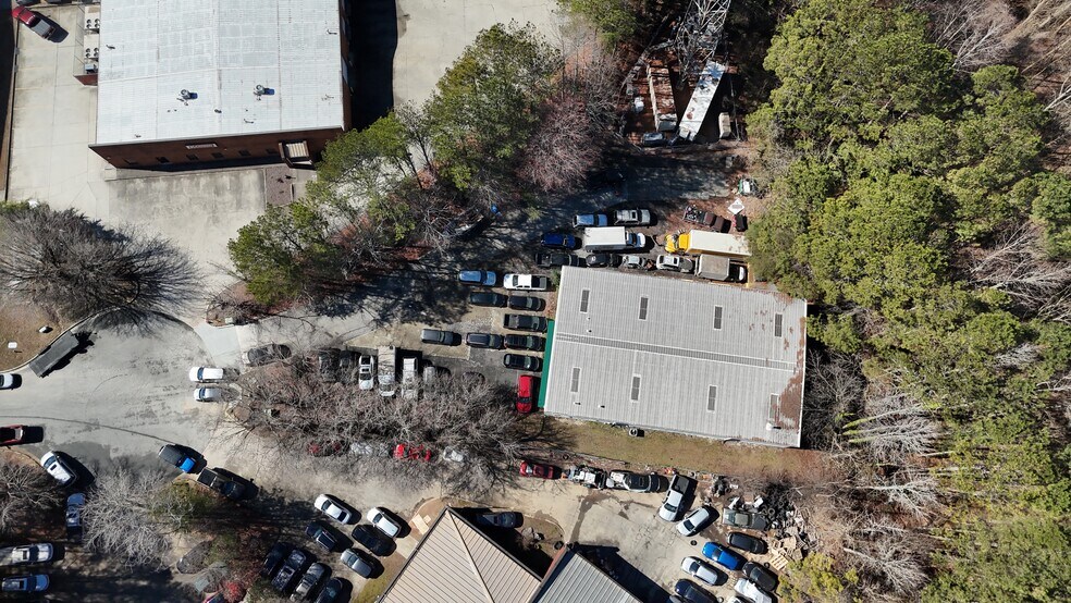 More Photos Of 250 Buxton Ct, Lilburn Distribution For Sale