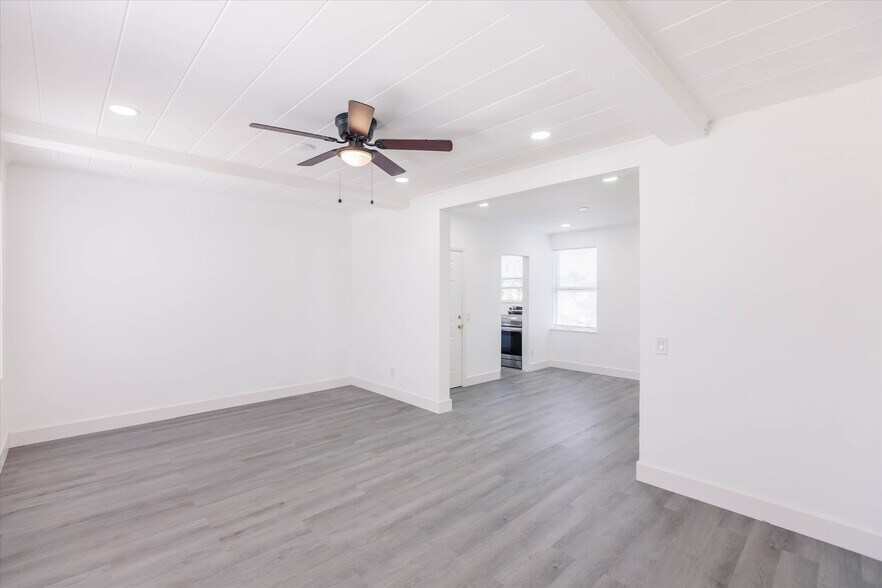 More Photos Of 24 NE 1st Ave, Dania Beach Loft Creative Space For Sale