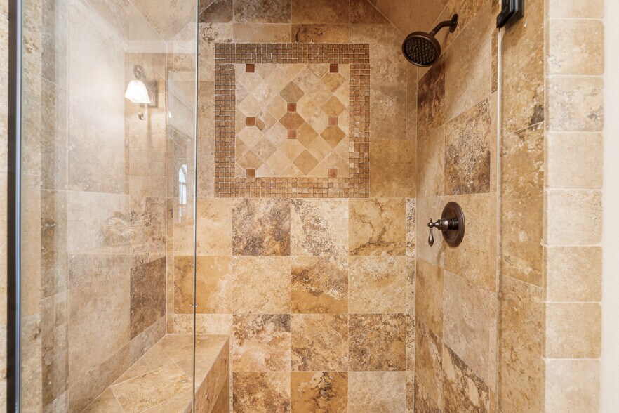 More Photos Of 505 Gilchrist Ln, Del Rio Specialty For Sale