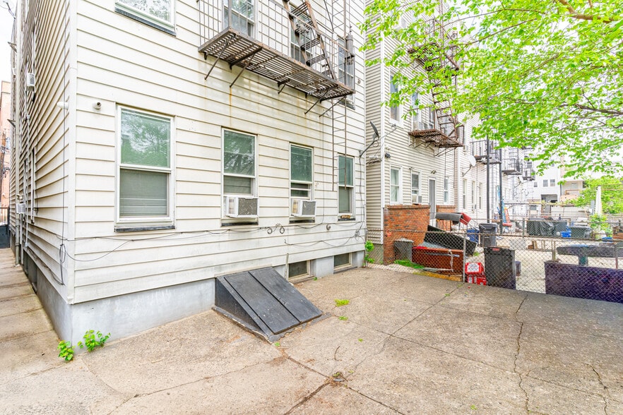 More Photos Of 369 E Kinney St, Newark Apartments For Sale