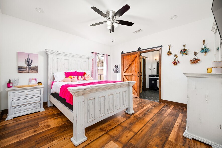 More Photos Of 54 Indian Creek Rd, Woodworth General Retail For Sale