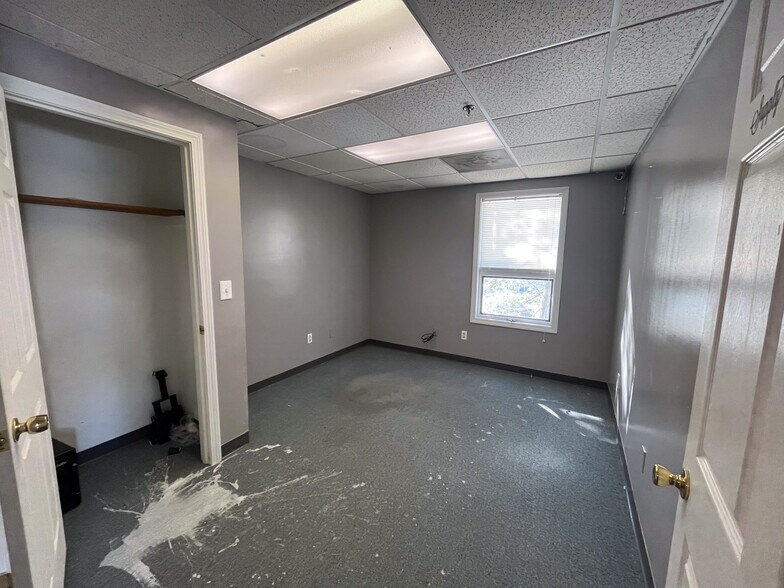 More Photos Of 155 Saco Ave, Old Orchard Beach Office For Sale