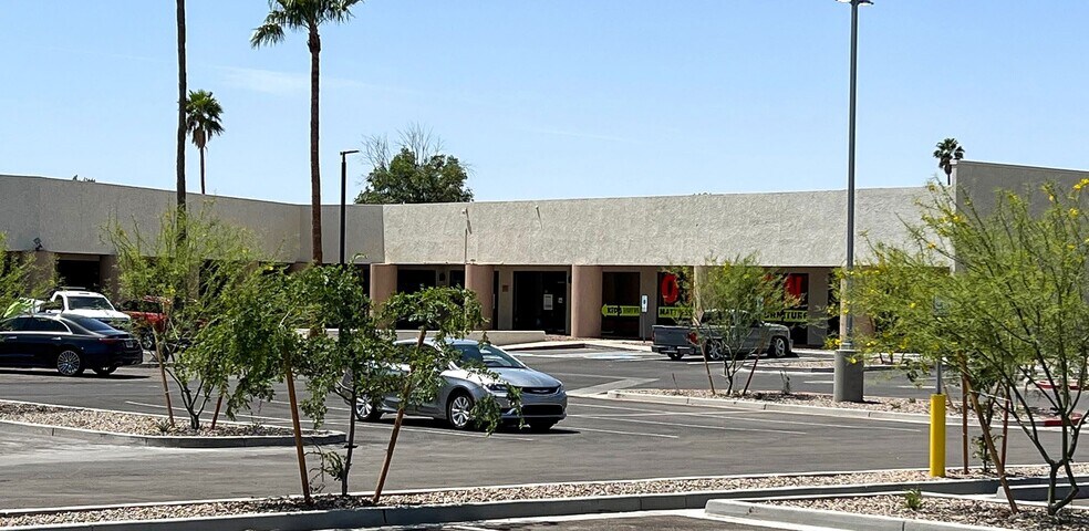 More Photos Of 5905-5951 W Bell Rd, Glendale Unknown For Lease