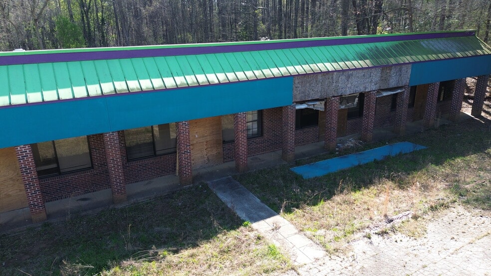 More Photos Of 106 Commerce St, Fayetteville Storefront Retail Office For Sale