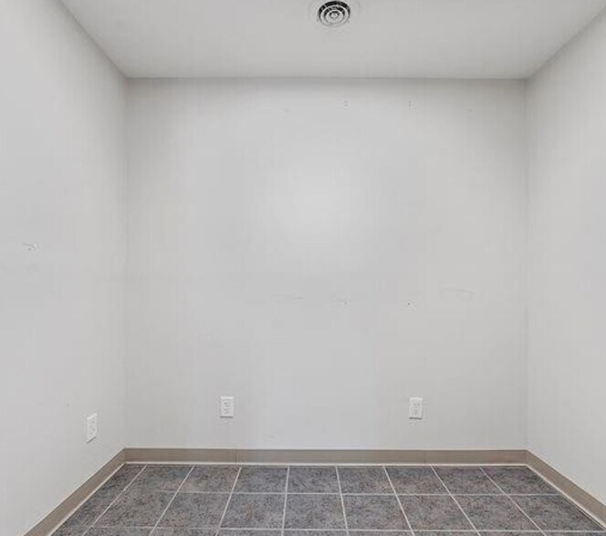 More Photos Of 201 Reed St, Spencer Light Manufacturing For Sale