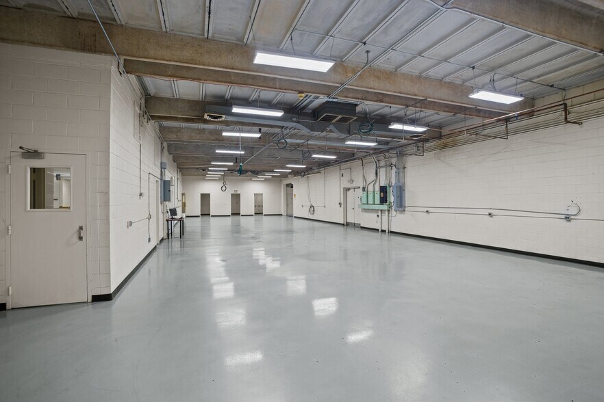 More Photos Of 157 Industrial Dr, King Warehouse For Lease