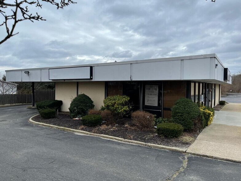 More Photos Of 1600-1718 Montauk Hwy, Mastic Unknown For Lease