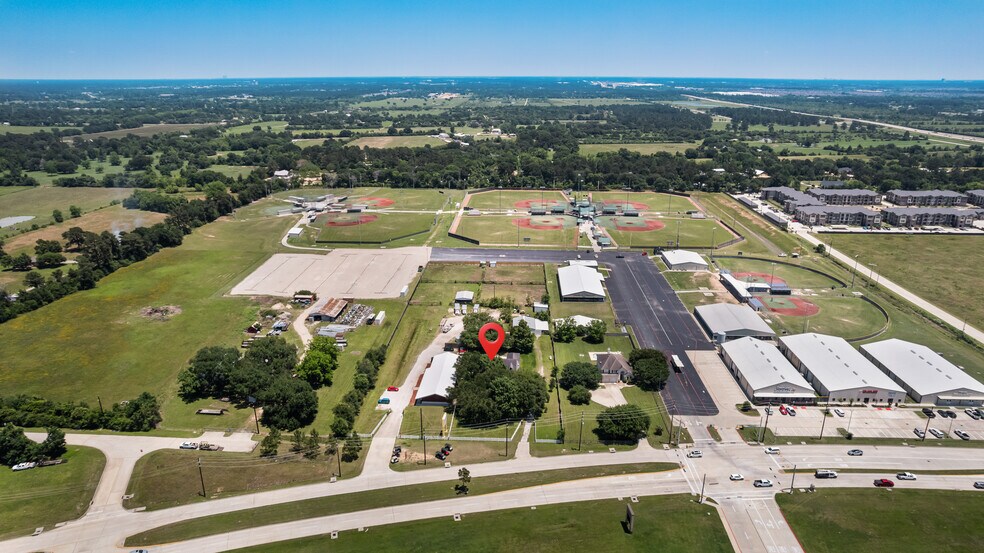 More Photos Of 20240 Cypress Rosehill Rd, Tomball Office Residential For Lease