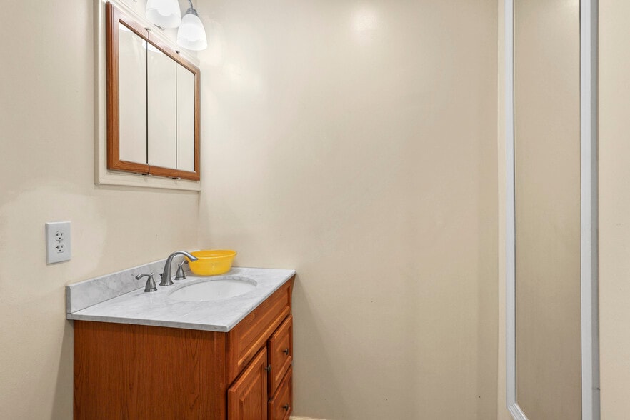 More Photos Of 30150 Lakeland Blvd, Wickliffe Warehouse For Sale