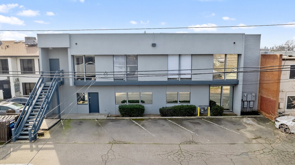 More Photos Of 1620 W Mineral King Ave, Visalia Office For Sale