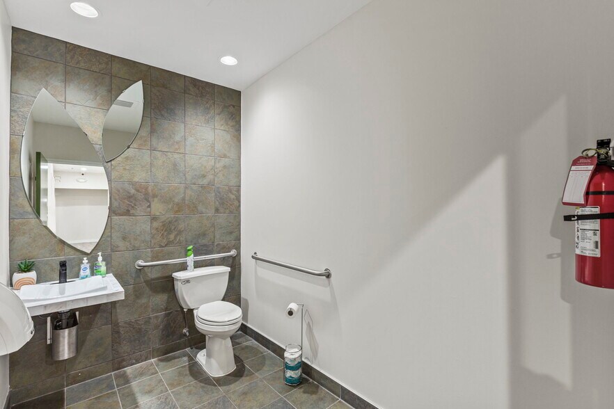 More Photos Of 14230 Park Center Dr, Laurel Office For Lease