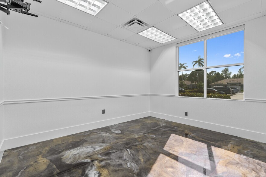 More Photos Of 13730 Cypress Terrace Cir, Fort Myers Medical For Sale