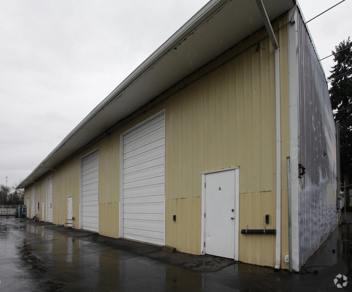 Primary Photo Of 2585 Roosevelt Blvd, Eugene Warehouse For Lease