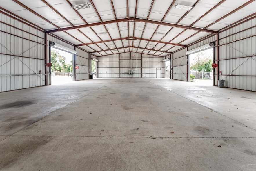 More Photos Of 6927 Highway 36 S, Rosenberg Office For Lease