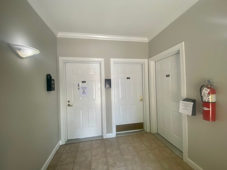 More Photos Of 140 Iowa Ln, Cary Office For Sale