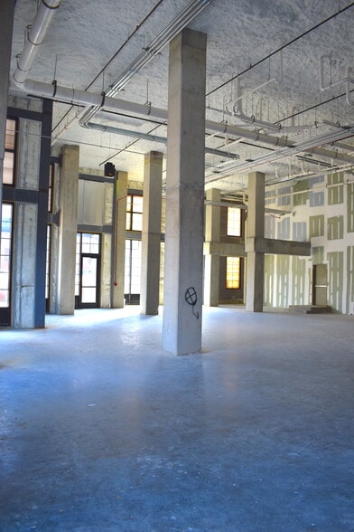 More Photos Of 1300 Front Ave, Columbus Apartments For Lease