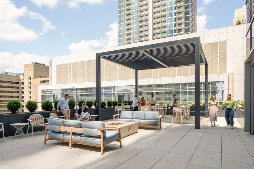 More Photos Of 600 S Tryon St, Charlotte Office For Lease