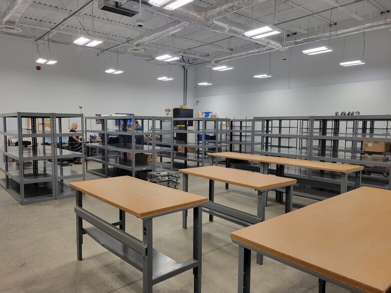 More Photos Of 5570 Lee St, Lehigh Acres Light Manufacturing For Lease